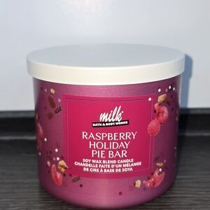 Bath & Body Works Raspberry Holiday Pie Bar Candle Milk Bar